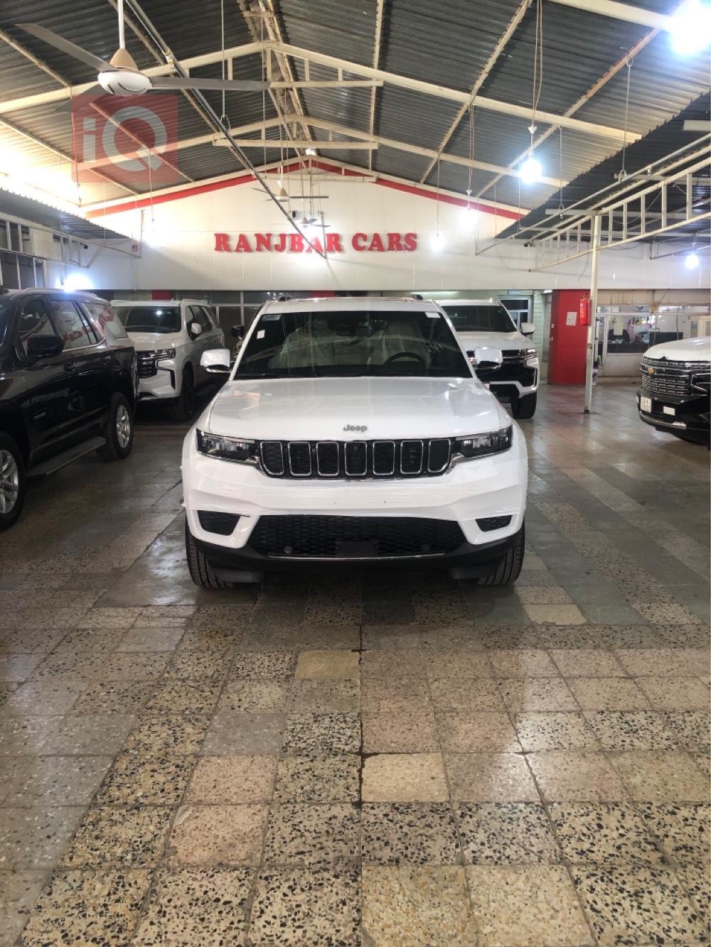 جیپ گراند شیرۆکی